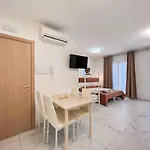 Zeus Appartement *