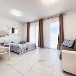 Zeus Appartement *