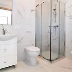 Zeus Lejlighed