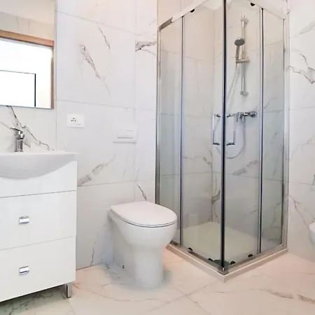 Zeus Apartment