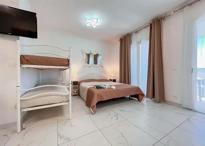 Zeus Апартаменти